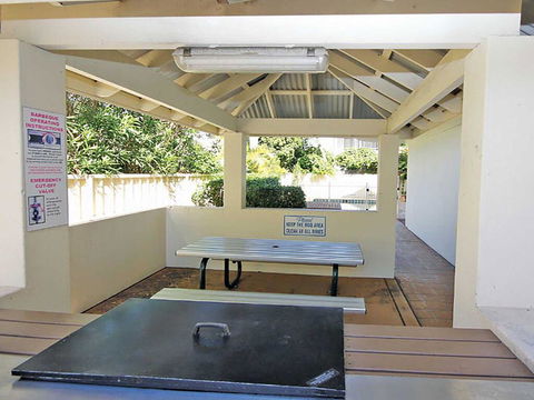 1 'SEASHELLS' 21-23 MAGNUS STREET - WIFI, POOL, LIFT & AIR CONDITIONING - NT Tourism 3