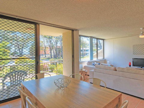 10 'Magnus Gardens' 7 Magnus Street - Air Conditioned & Walk To Town Centre - NT Tourism 3