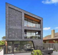 106 Modern Prestige 3-Storey New Establishment - Accommodation NT