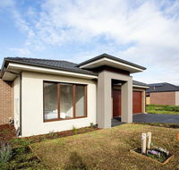 109 Cozy Cranbourne Family House 5Bed2Bath2Parking