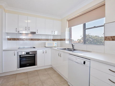 11 'Luskin Lodge' 29 Weatherly Close - Stunning Water Views - NT Tourism 3