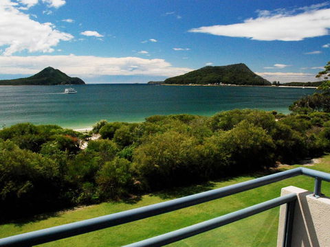 12 'Ocean Shores', 27 Weatherly Cl - Waterfront Unit With Sensational Water Views, WIFI & Air Conditioning - NT Tourism 0