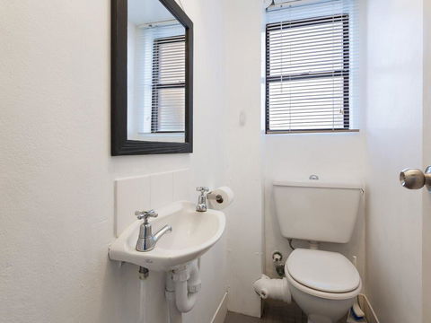 13 'INTREPID', 3 INTREPID CL - FANTASTIC UNIT WITH STUNNING WATER VIEWS - NT Tourism 3