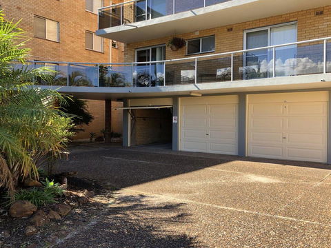 13 'Parkview', 11-13 Catalina Close - Great Location Unit With A Locked Garage - NT Tourism 0