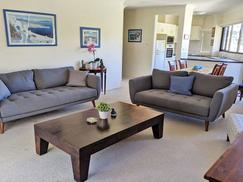 13' Mistral Court', 17 Mistral Close - Walk Across To Little Beach! - NT Tourism 2