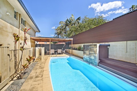 143 Matthew Flinders Drive, Port Macquarie - Accommodation NT 2