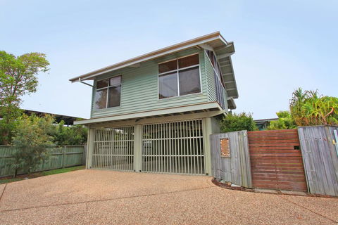 18 Northbeach Place, Mudjimba Beach - Pet Friendly, Linen Included, WIFI - NT Tourism 0
