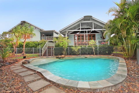 18 Northbeach Place, Mudjimba Beach - Pet Friendly, Linen Included, WIFI - NT Tourism 1