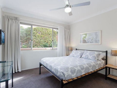 2 'Bronte Court' 17 Magnus Street - Air Con, Complex Pool And Centrally Located - NT Tourism 0