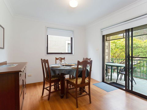 2 'Carindale', 19-23 Dowling Street - Pool, Tennis Court, Close To Town - NT Tourism 3
