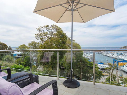 2 'Paradiso', 4 Laman Street - Beautiful Unit With Stunning Water Views & Pool - NT Tourism 0