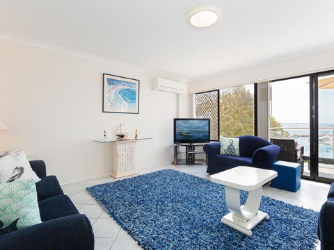 2 'Paradiso', 4 Laman Street - Beautiful Unit With Stunning Water Views & Pool - NT Tourism 3