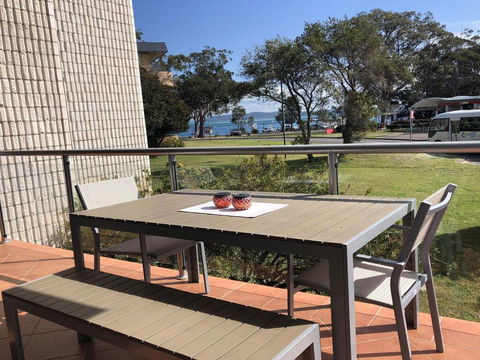 2 'Villa Ellisa', 8-10 Columbia Cl - Beautiful Water Views & Directly Across To Little Beach - NT Tourism 0