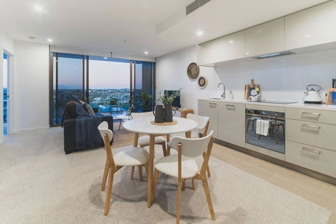 2 Bed Brisbane Resort Apartment - Accommodation NT 2