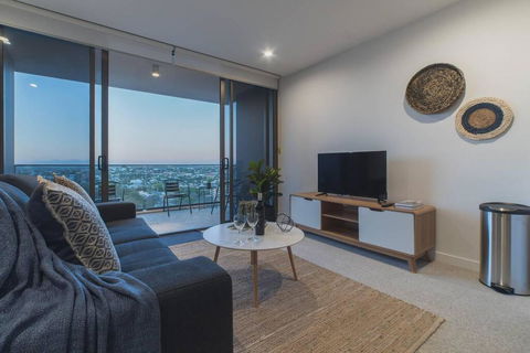 2 Bed Brisbane Resort Apartment - Accommodation NT 1