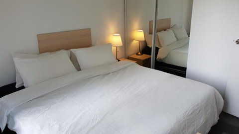 2 Bedrooms CBD FREE Tram Apartment (Melb Central, China Town, Queen Victoria Market, Melbourne University, RMIT, Etc) - Accommodation NT 1