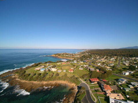 2 Jocelyn Street. Dalmeny - NT Tourism 0