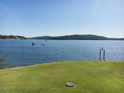 2 The Shores Soldiers Point - Waterfront - Uninterrupted Water Views INCLUDING ALL LINEN & TOWELS, Free Wi-Fi - Accommodation NT 1