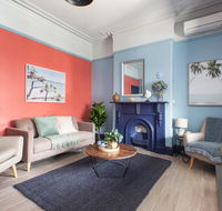 2-Bed Apartment Metres From Coogee Beach and Dining - NT Tourism