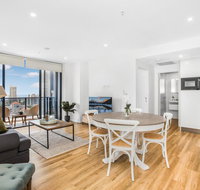 2-Bed Beach Apartment with Pool Parking and Balcony - Accommodation NT