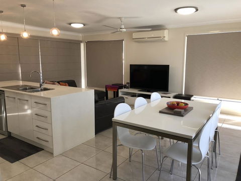 21 On Hursley Motel Apartments - NT Tourism 1