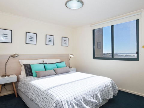 211 'The Landmark', 61B Dowling Street - Resort Style Holiday With Pool, Games Room & Restaurant - NT Tourism 1