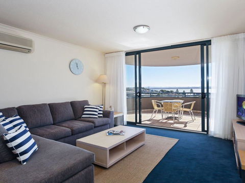 211 'The Landmark', 61B Dowling Street - Resort Style Holiday With Pool, Games Room & Restaurant - NT Tourism 3