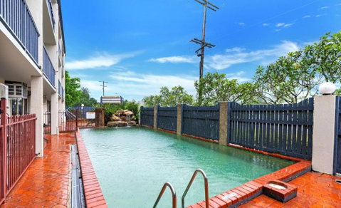 Cairns Holiday Lodge - Accommodation NT 1