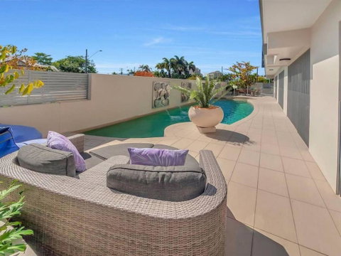 Cairns North 4-Bed With Outdoor Dining & Pool - Accommodation NT 4