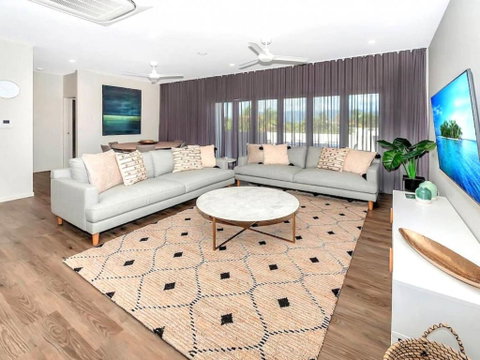 Cairns North 4-Bed With Outdoor Dining & Pool - Accommodation NT 0