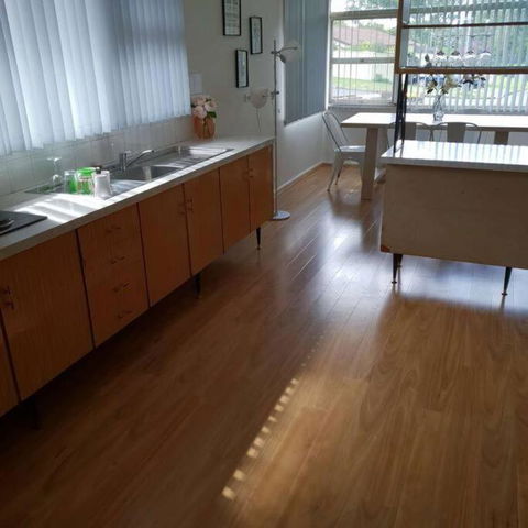 CAMPBELLTOWN HOLIDAY HOME 3 BED + FREE PARKING NCA039 - Accommodation NT 2