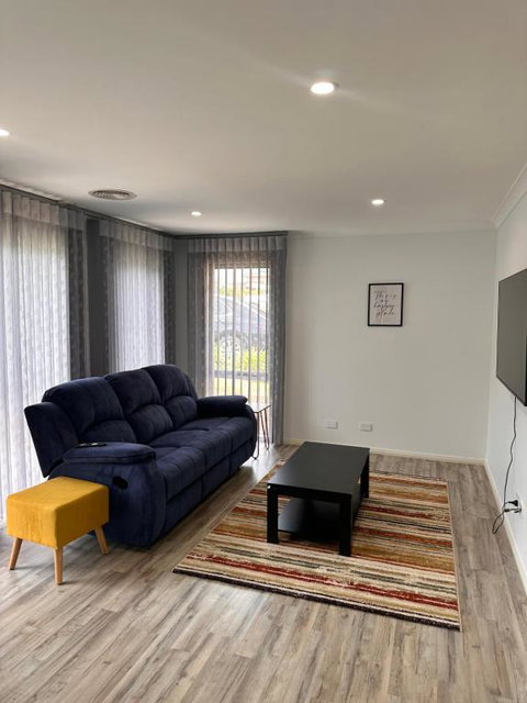 Canberra 3 Bedroom Home To Remember - NT Tourism 3
