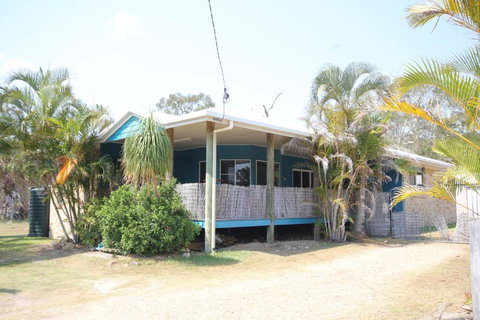 CASTAWAY BEACH HOUSE- NO Parties - NO Pets - Accommodation NT 0
