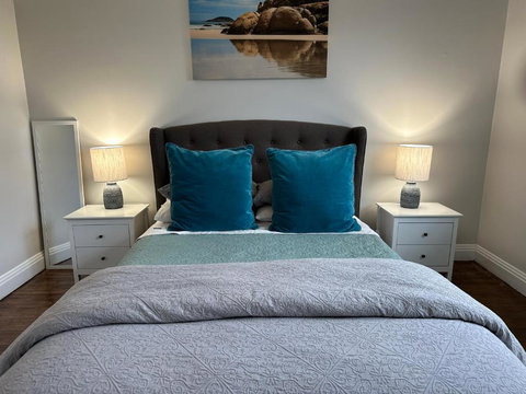 Daisy Cottage On Duke 2BR - Accommodation NT 1