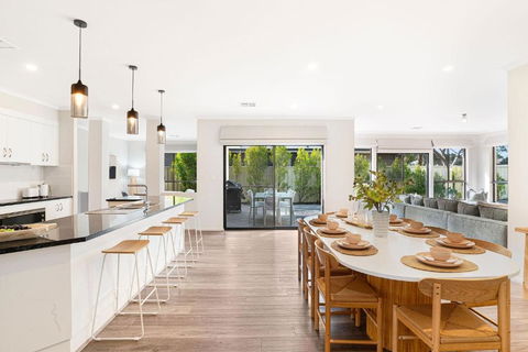 Crimson Ridge - Wines, Vines And Dine - NT Tourism 3