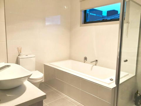 D112 Braybrook Central Stay-Great Getaway - Accommodation NT 4