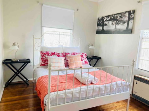 D122 Lovely London Home - Accommodation NT 3