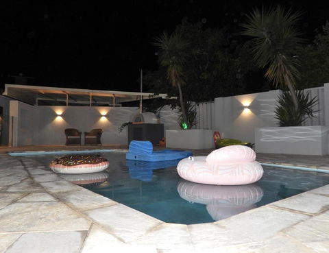 Deluxe Modern Family Home With Pool - NT Tourism 3
