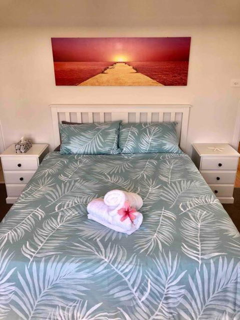 DELUXE Escape! Central, NEW & Spacious 3 Bed - Accommodation NT 1