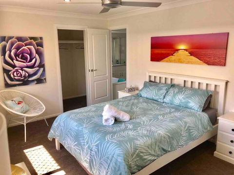 DELUXE Escape! Central, NEW & Spacious 3 Bed - Accommodation NT 2
