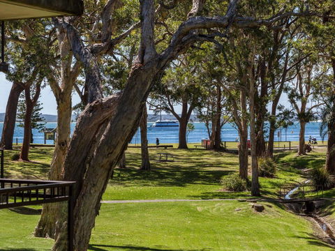 28 'Bay Parklands', 2 Gowrie Ave - Pool, Tennis + Stunning Views - NT Tourism 0