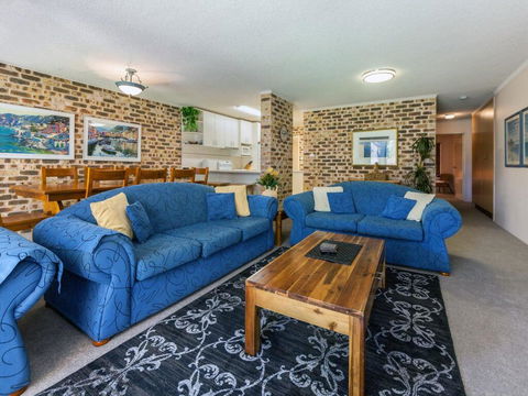 28 'Bay Parklands', 2 Gowrie Ave - Pool, Tennis + Stunning Views - NT Tourism 2