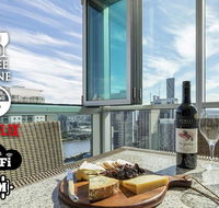 2BR EPIC VIEWS  CBD  2 Cars  Pool Wine Gym Netflix