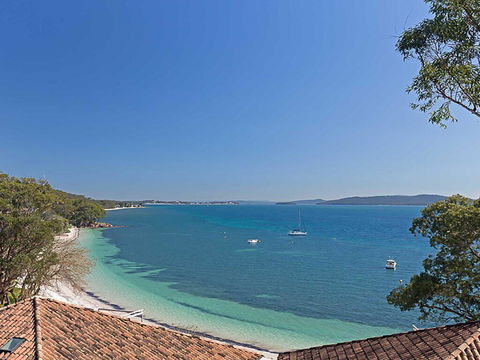3 'Sebastapol' 66 Thurlow Avenue - Gorgeous Unit Overlooking Dutchies Beach - NT Tourism 1