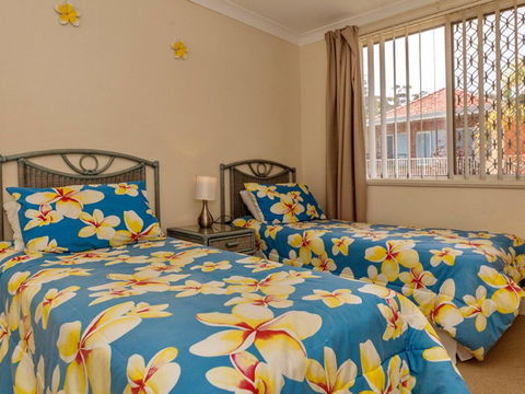 3 'Sunset' 11 Victoria Parade - Stunning Unit Right Across From The Water - NT Tourism 2