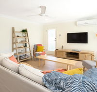 3 Bedroom Apartment Minutes from Main Beach - Accommodation NT