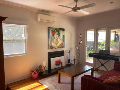 3 Bedroom Character Home Near CBD - NT Tourism 2