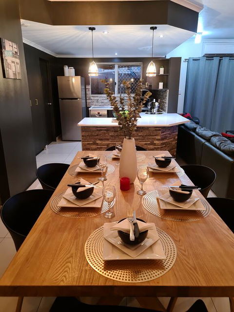 3 BEDROOM CITY ESCAPE - CHAMPAGNE STAYS Darwin - NT Tourism 2