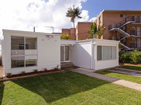 3 Lillian Street - Fantastic House So Close To The Water - NT Tourism 0
