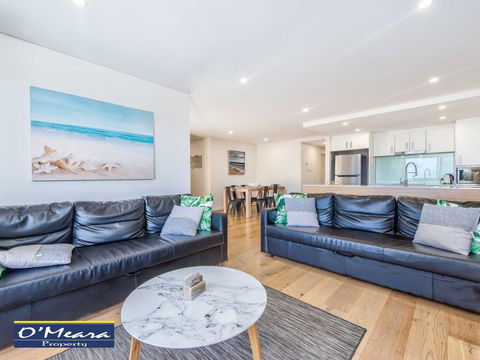 303 'The Shoal', 4-8 Bullecourt Street - Air Conditioning, WIFI, Netflix, Views, Linen & Lift - NT Tourism 2